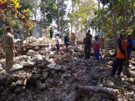 CAMAT NGAWEN LETAKAN BATU PERTAMA PEMBANGUNAN TALUD SAMBIREJO