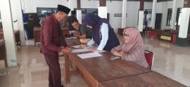 Penyerahan Insentif Bagi Ketua RT dan Ketua RW se Kalurahan Sambirejo
